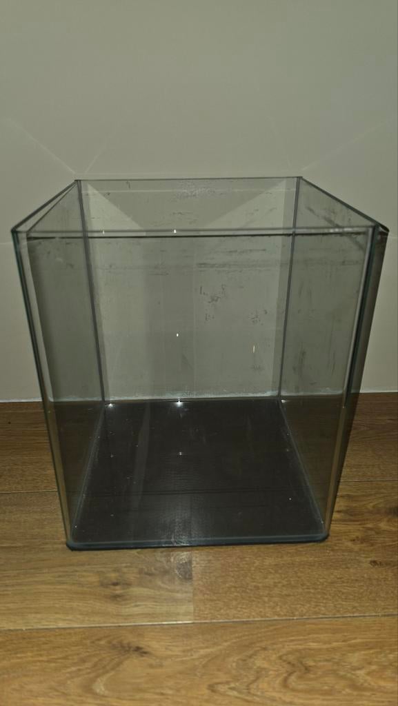 Nano cube 30 liter, Dieren en Toebehoren, Vissen | Aquaria en Toebehoren, Ophalen, Zo goed als nieuw, Leeg aquarium