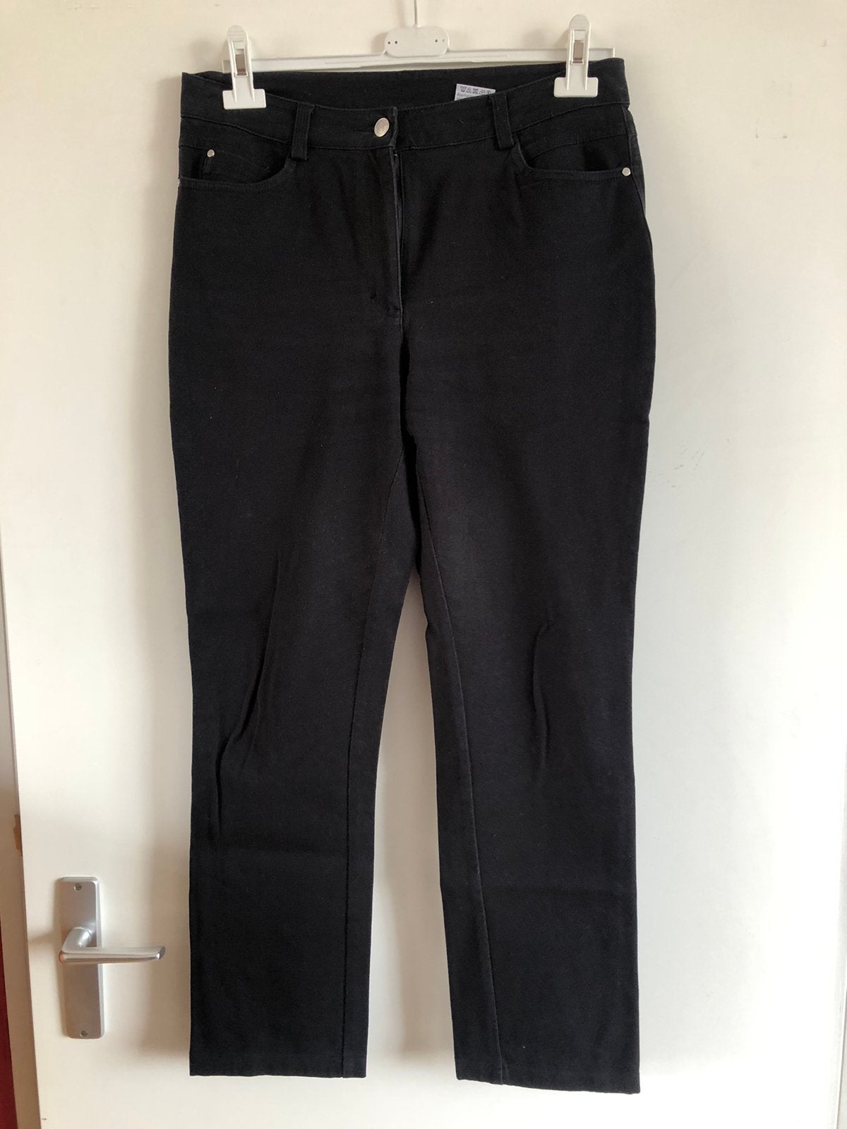 Nagenoeg nieuwe broek Zwart Maat 38 Witteveen, Kleding | Dames, Maat 38/40 (M), Zwart, Ophalen of Verzenden, Zo goed als nieuw
