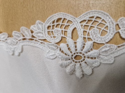 tafelkleed ovaal met kant, Ophalen of Verzenden, 'T Olde Gre-j, Info@toldegrej.nl, Endepoelstraat 20f Didam