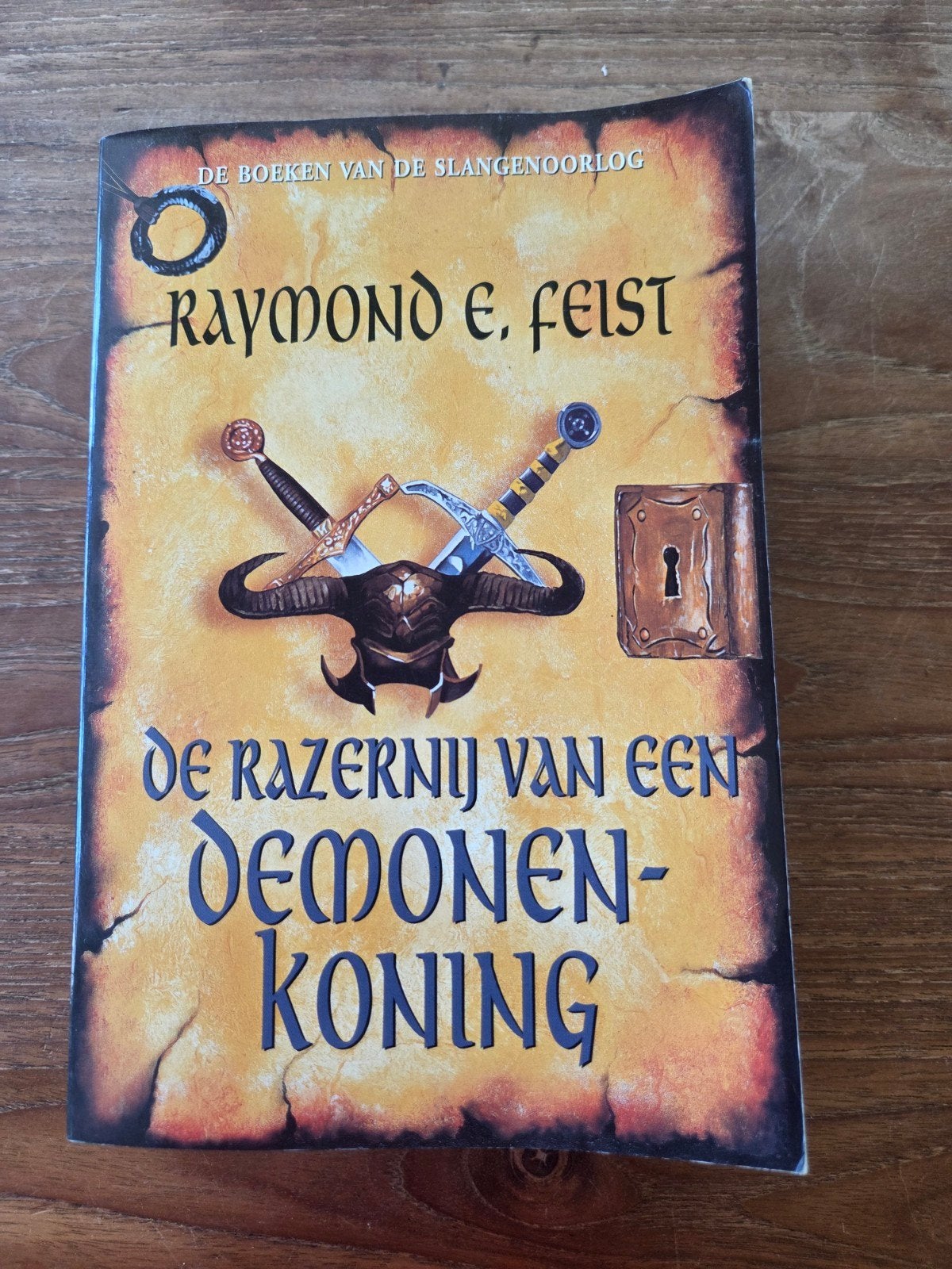 De Razernij van een Demonenkoning - Raymond E. Feist, Boeken, Fantasy, Ophalen of Verzenden, Gelezen, Raymond E. Feist