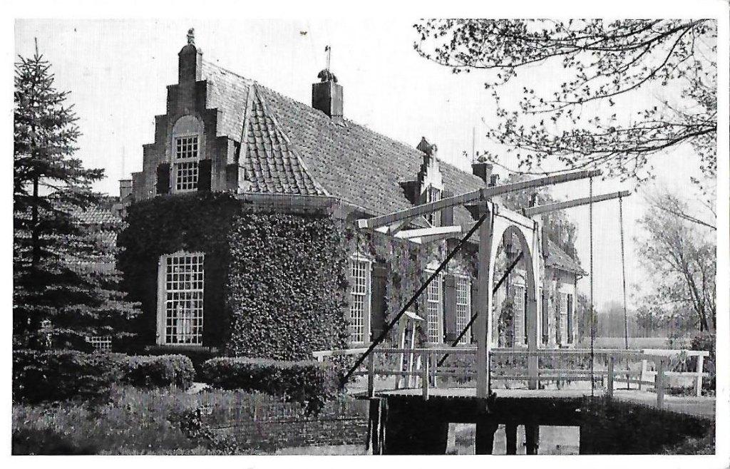 Lochem Kasteel De Hoes Oude Ongelopen Ansichtkaart ( 8728 ), Ophalen of Verzenden, 1960 tot 1980, Ongelopen, Gelderland