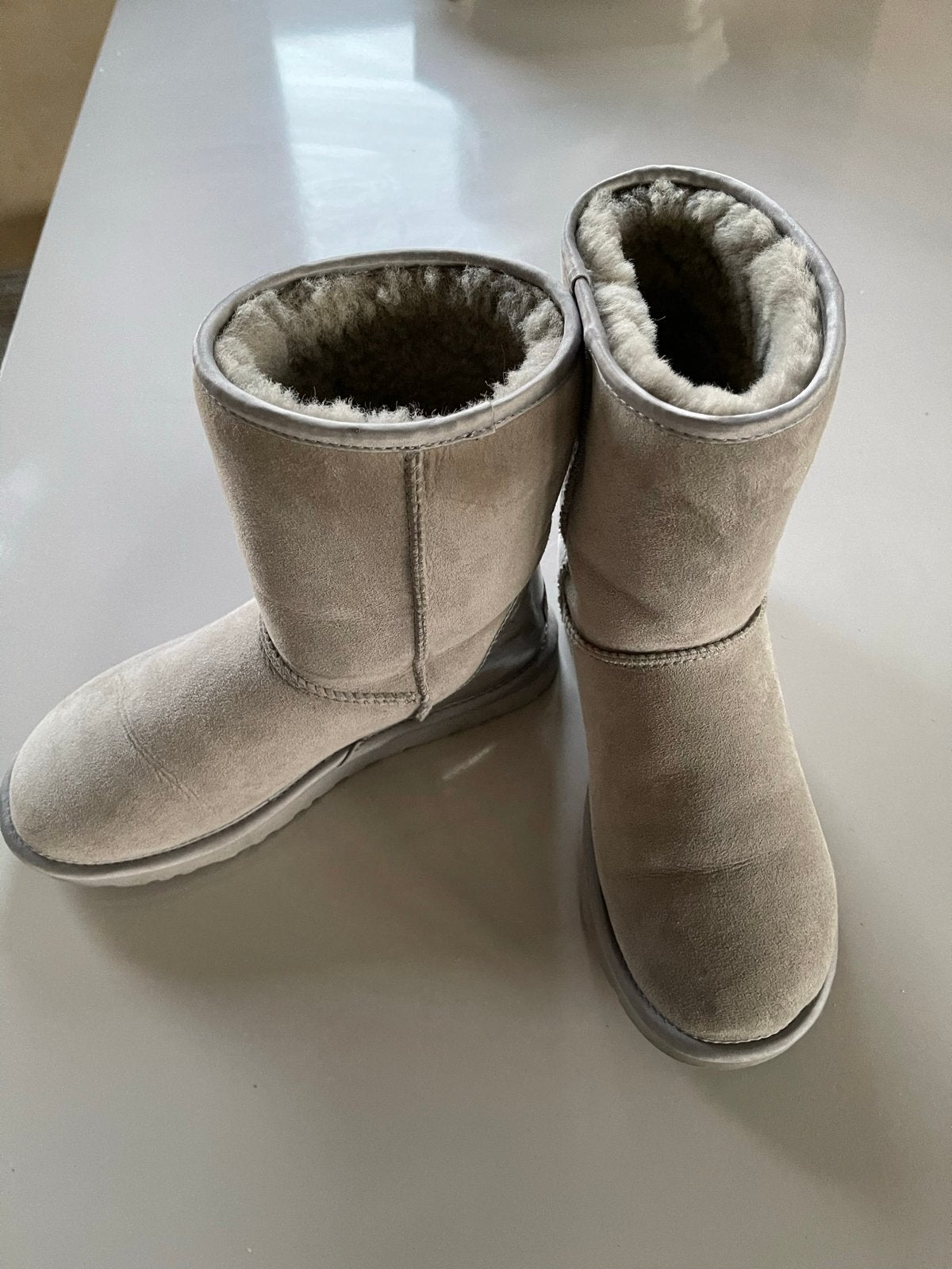Uggs maat 39, Ophalen, Zo goed als nieuw, Grijs, Lage of Enkellaarzen