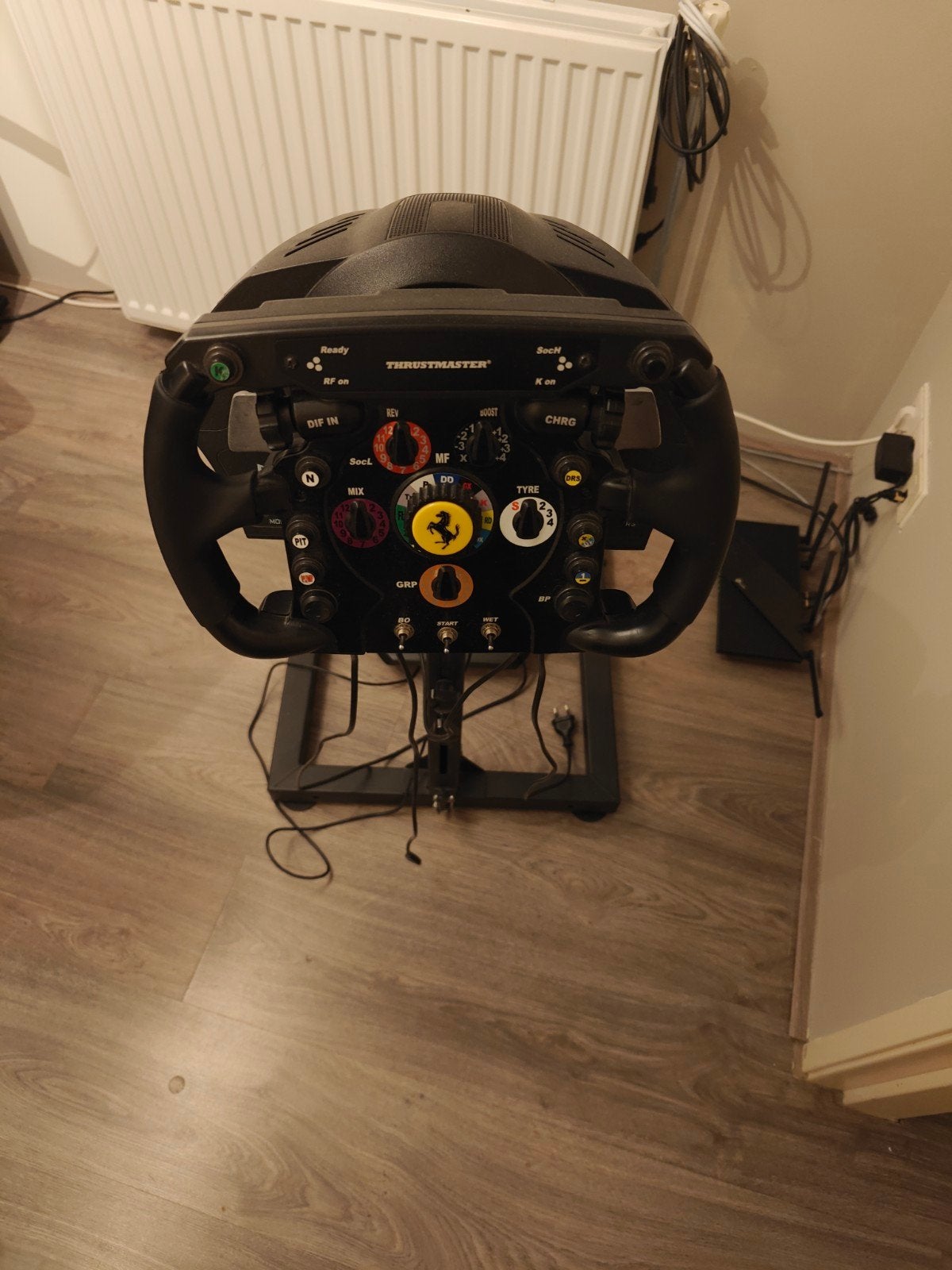 Thrustmaster T300 RS met Ferrari F1 Add-on en houder, Ophalen of Verzenden, Gebruikt, Racen en Vliegen