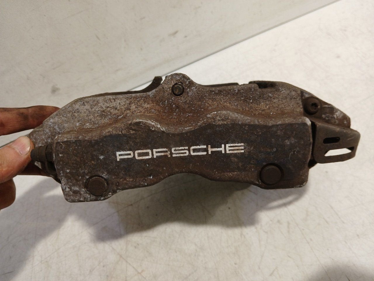 Remklauw rechts achter Porsche Cayenne, Onderdelen@venauto.nl, Van der Ven Autorecycling B.V., Gebruikt, Ettenseweg 76, 4706 PB Roosendaal, The Netherlands