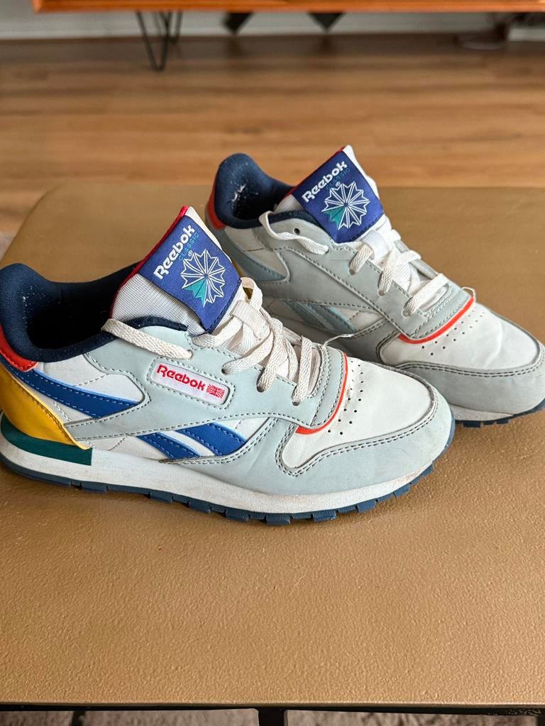 Reebok retro sneakers 32.5, Ophalen of Verzenden, Zo goed als nieuw, Jongen, Schoenen