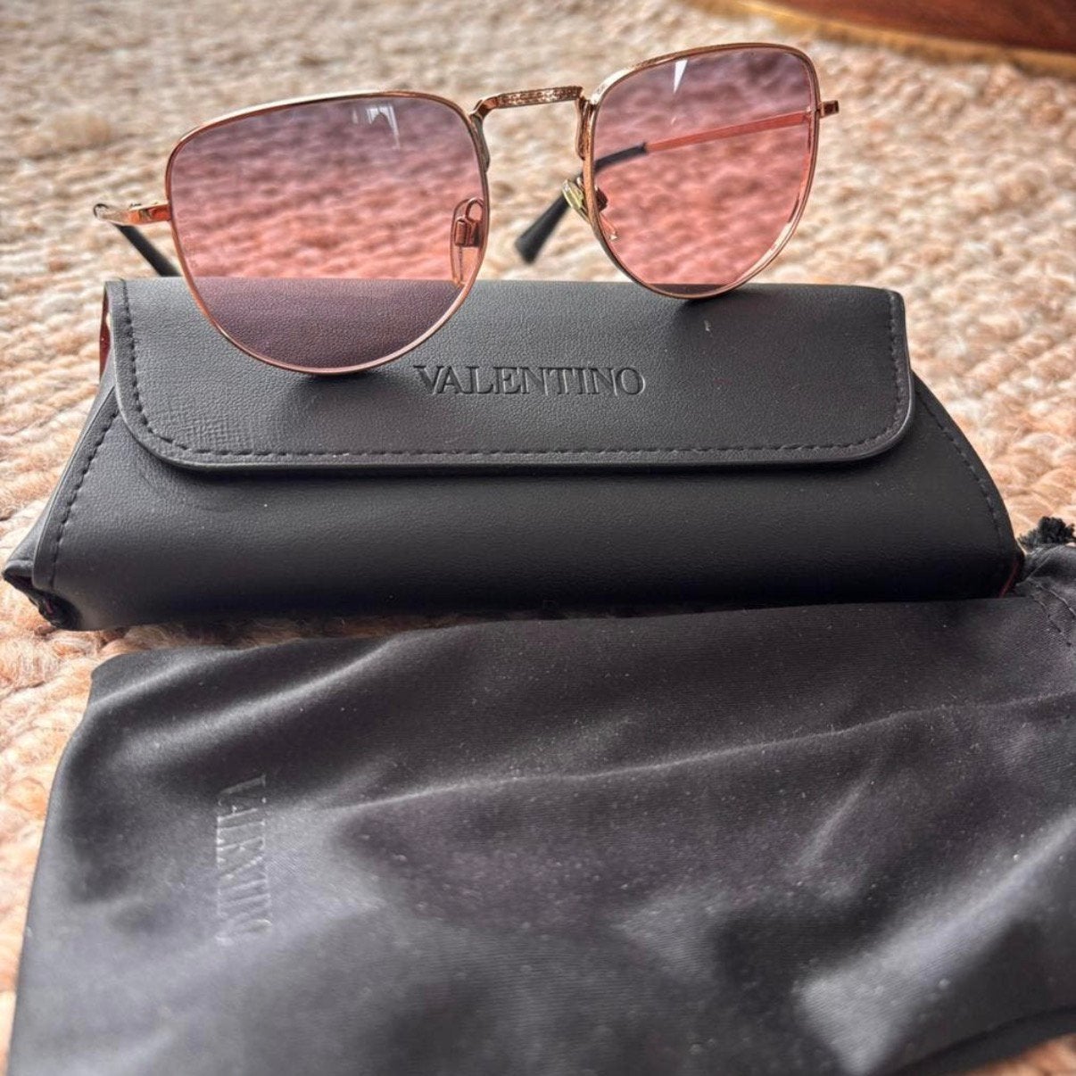 Valentino zonnebril dames model, Ophalen, Zo goed als nieuw, Zwart, Overige merken