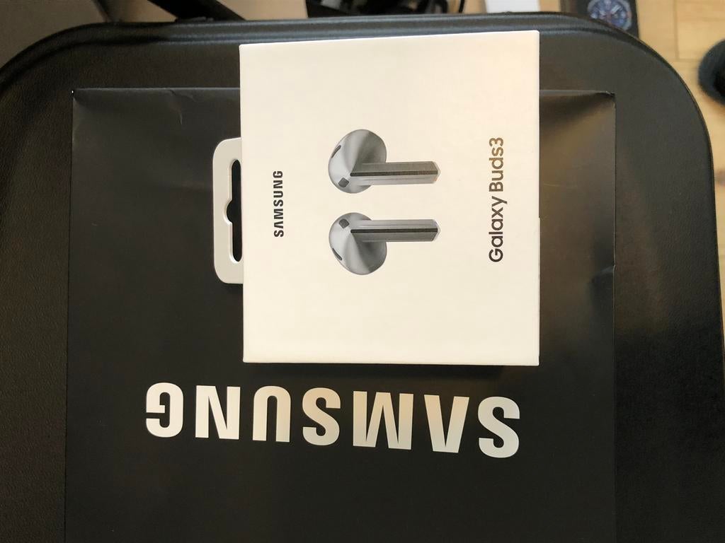 Samsung Galaxy Buds 3 Zilver, Telecommunicatie, Mobiele telefoons | Oordopjes, Ophalen of Verzenden, Nieuw, In oorschelp (earbud)