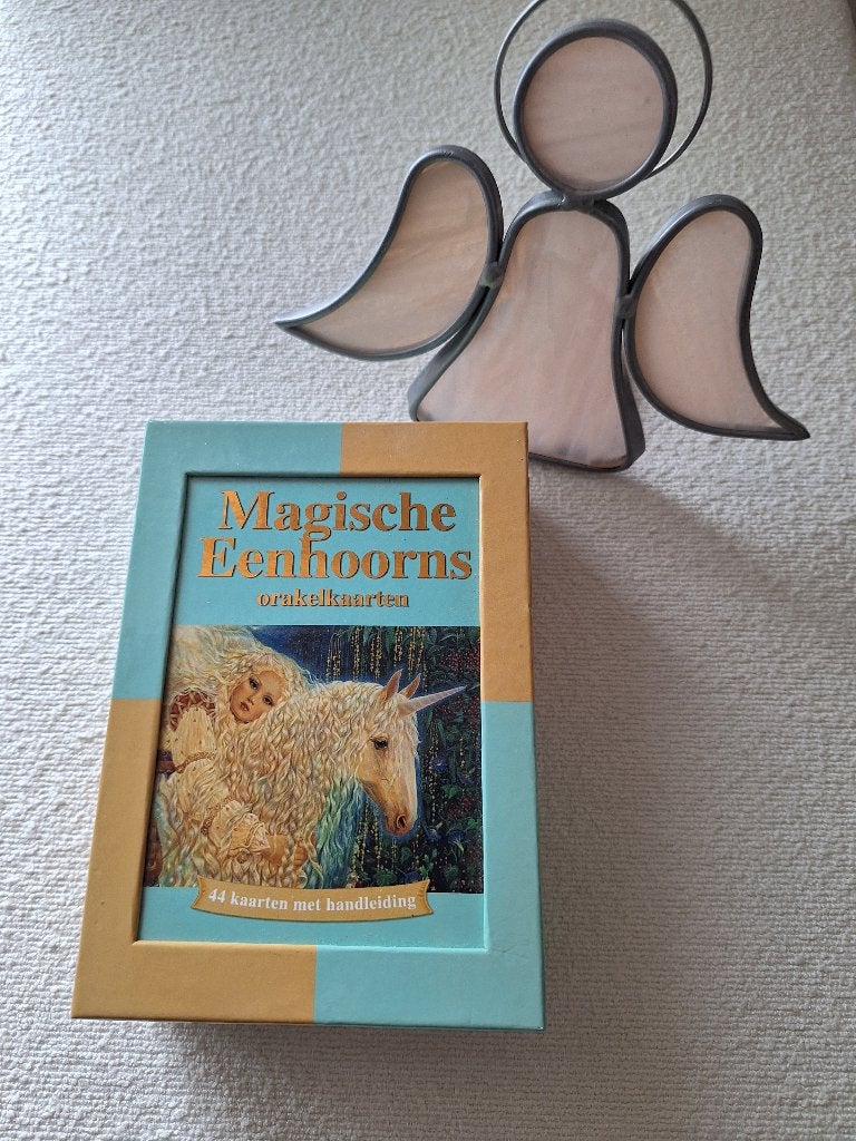 Magische eenhoorns luxe uitgave Doreen Virtue, Boeken, Ophalen of Verzenden, Zo goed als nieuw, Tarot of Kaarten leggen, Overige typen