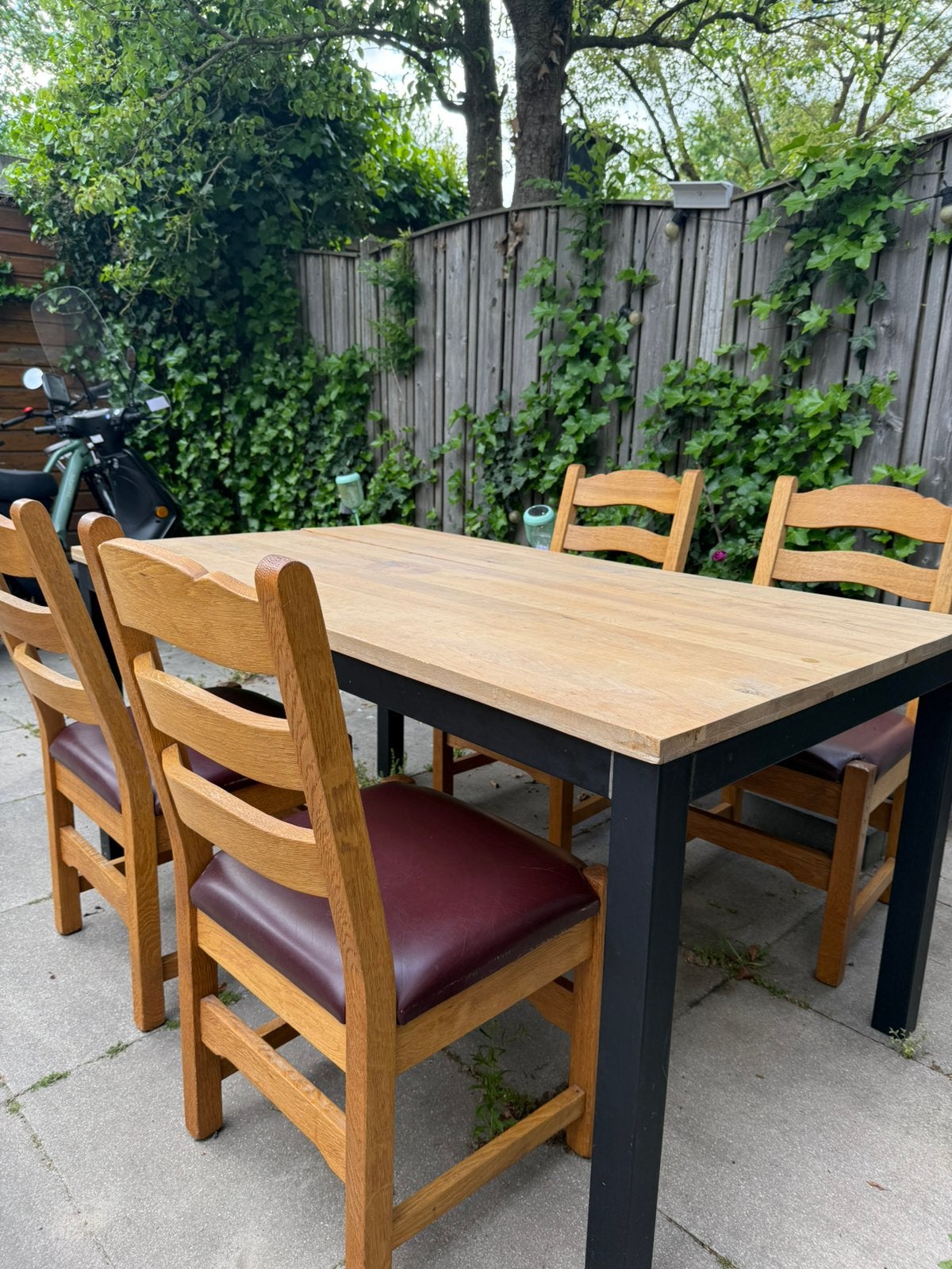 Dining table with 4 chairs (Eettafel met 4 stoelen), Ophalen, Gebruikt, 100 tot 150 cm, 50 tot 100 cm