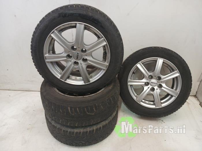 Velgen set + winterbanden van een Seat Ibiza, Gebruikt, -, -, Ophalen of Verzenden