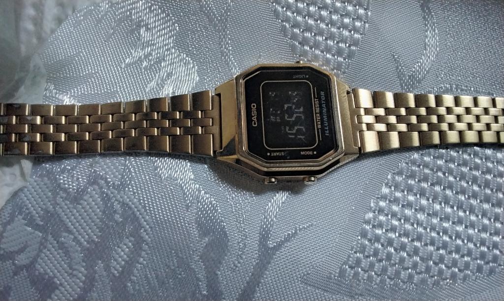 horloges Casio Heren of Dames Gouden kleur Casio LA680WE, Ophalen, Gebruikt, Staal, Casio
