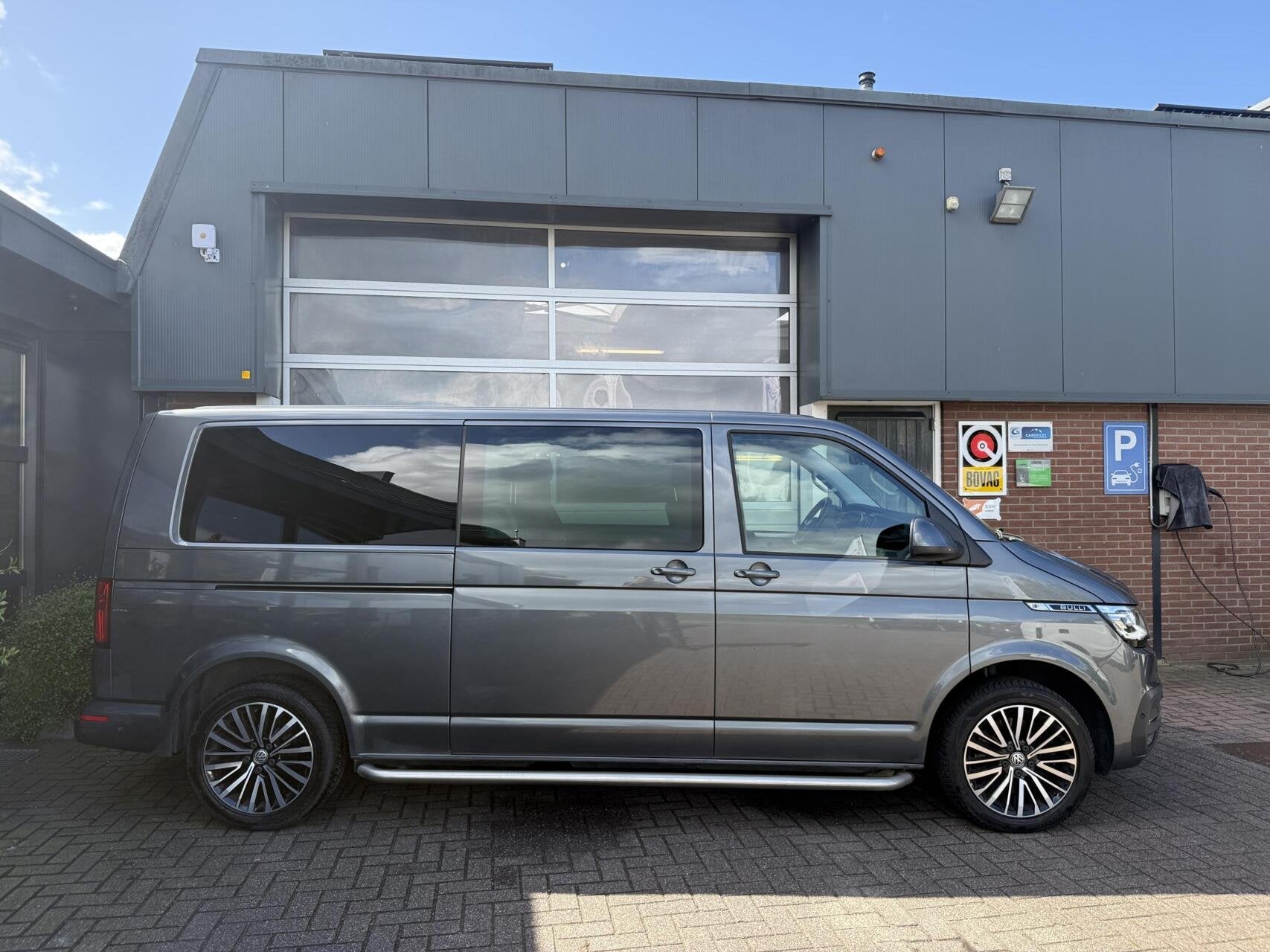 Volkswagen Transporter 2.0 TDI L2H1 DC Bulli DUB. SCHUIFD/LE, 12 maanden, Gebruikt, 4 cilinders, Volkswagen