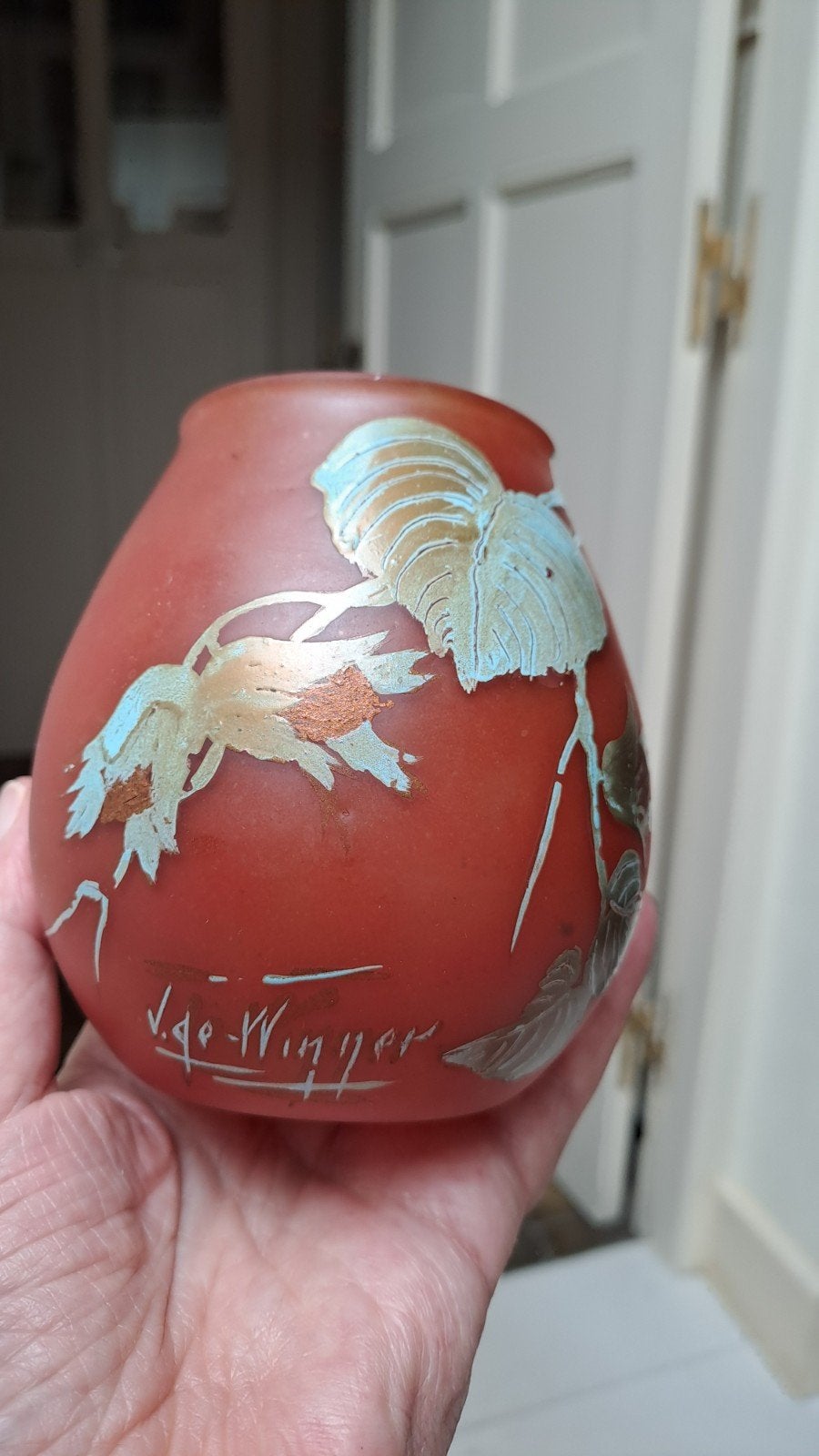ART NOUVEAU/ JUGENDSTIL GLAZEN VAAS GESIGNEERD J  DE WINNER, Verzenden