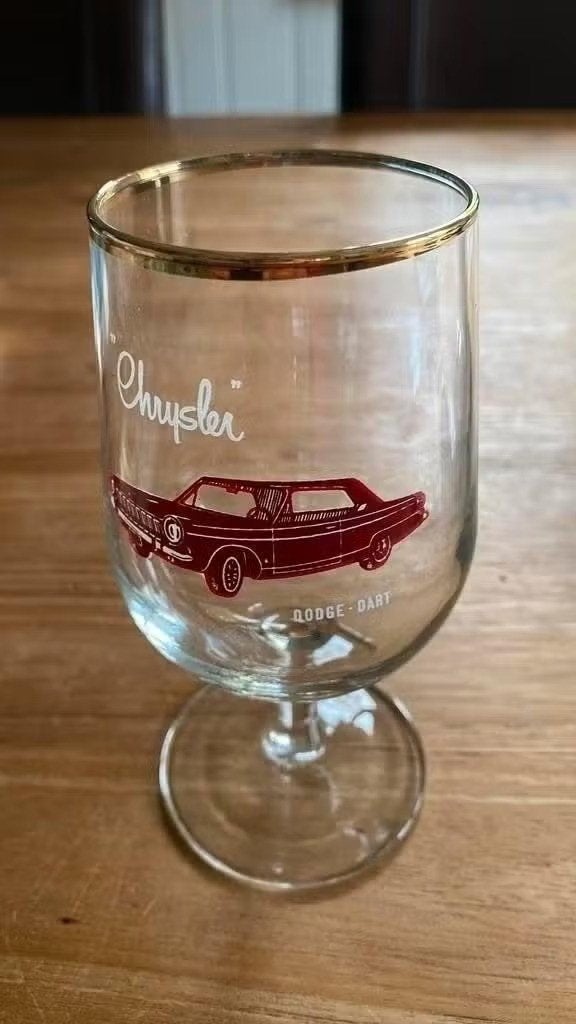 Glas : Chrysler Dodge - dart, Ophalen of Verzenden, Zo goed als nieuw, Bierglas