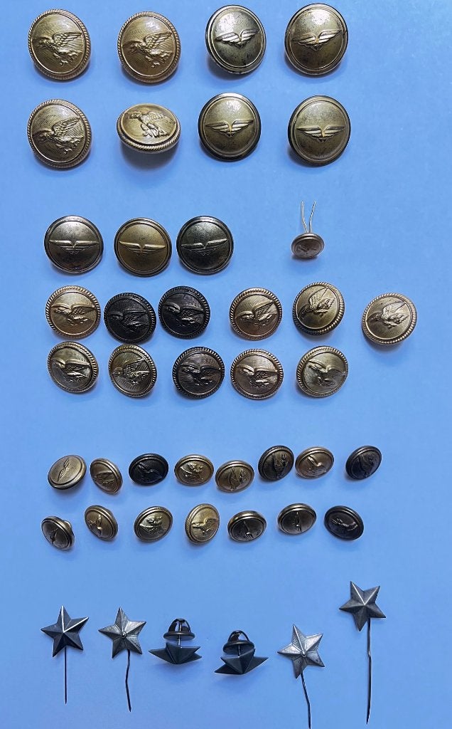Militaire Knopen en Spelden – (Italiaanse Luchtmacht), Verzamelen, Ophalen of Verzenden, Luchtmacht, Overige gebieden, Kleding of Schoenen