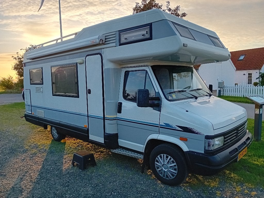 camper merk Hobby, op Peugeot J5, Caravans en Kamperen, Alkoof, Fiat, Hobby, Fietsendrager