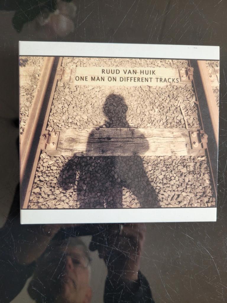 Ruud van Huik - One Man On Different Tracks (2CD Boxset), Ophalen of Verzenden, 2010 - 2019, Gebruikt, Boxset