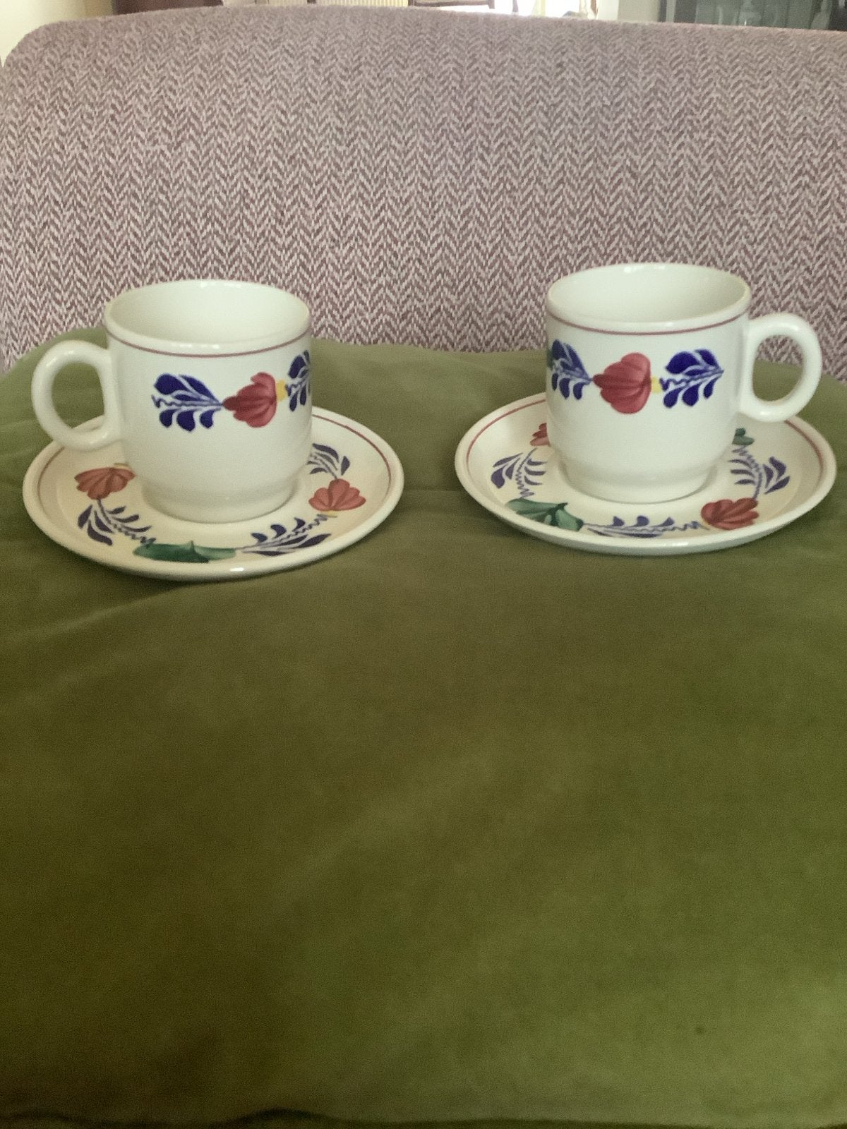 2 Boerenbont  koffiekopjes met schotels met ribbel rand, Ophalen of Verzenden