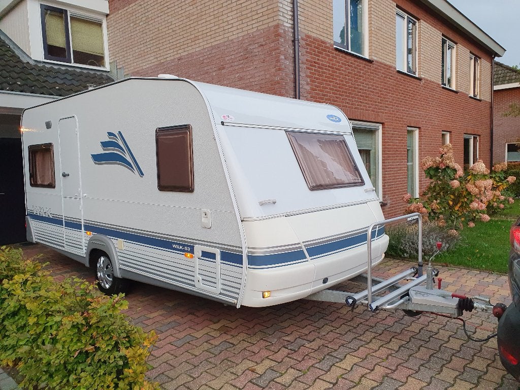 Wilk S3 450 HTD met voortent en uitbouw, Caravans en Kamperen, Caravans, Rondzit, 750 - 1000 kg, Particulier, 4 tot 5 meter