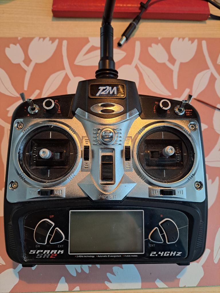 T2M Spark SR2 Zender 2,4-Ghz., Hobby en Vrije tijd, Modelbouw | Radiografisch | Overige, Ophalen of Verzenden, Gebruikt