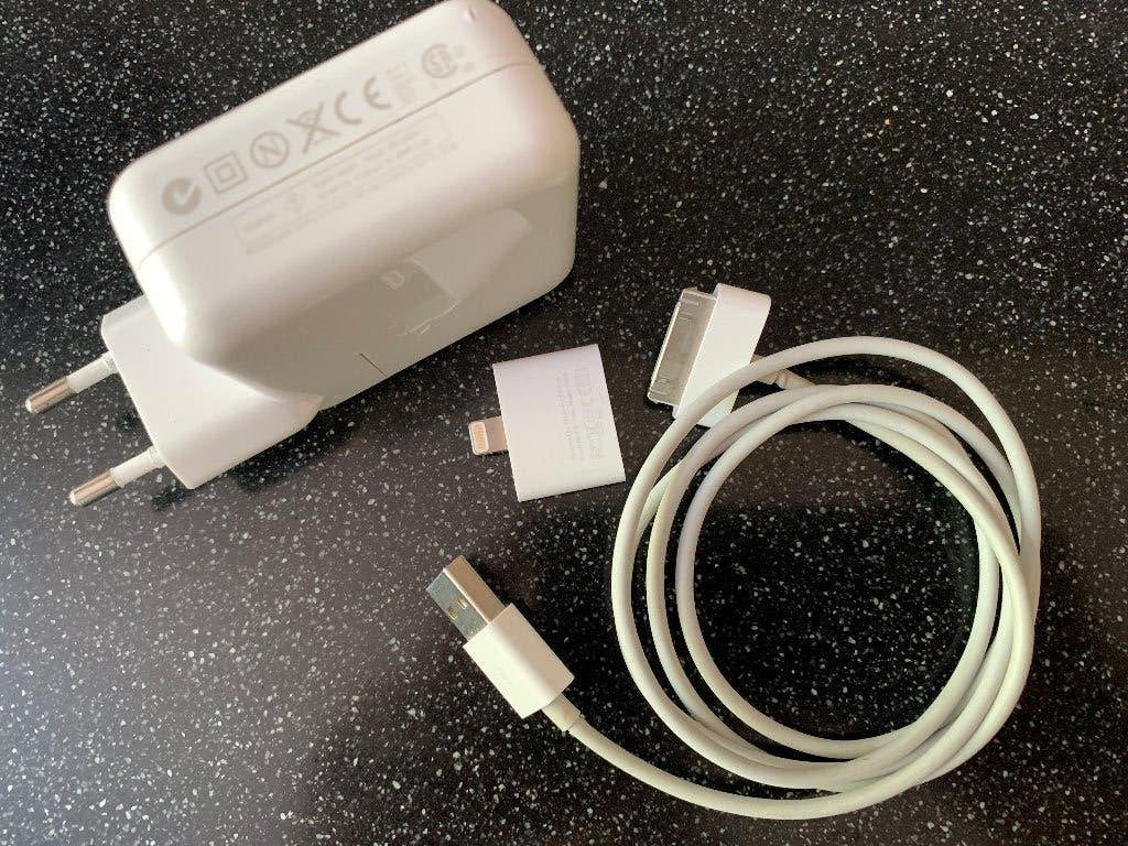 Apple iPod USB power adapter, Telecommunicatie, Mobiele telefoons | Telefoon-opladers, Gebruikt, Apple, USB-C, Adapter
