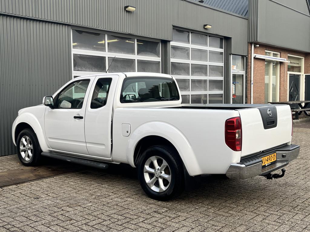 Nissan Navara 2.5 dCi SE King Cab Airco Cruise controle Trek, Euro 5, Stof, Gebruikt, Wit