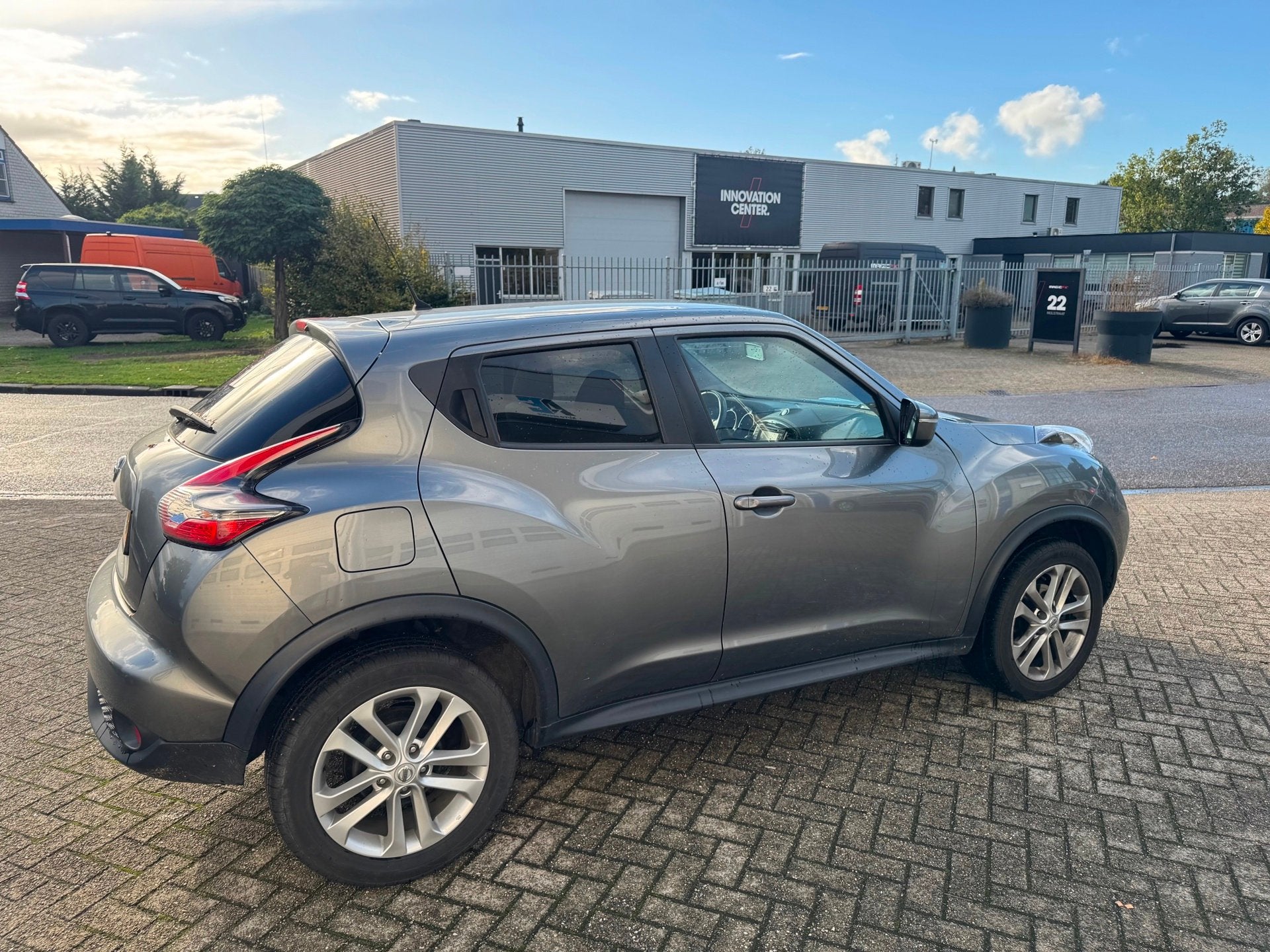 Nissan Juke 1.2 DIG-T S/S N-Connecta Camera,Airco,Navi, Auto's, Voorwielaandrijving, 639 kg, 116 pk, Leder