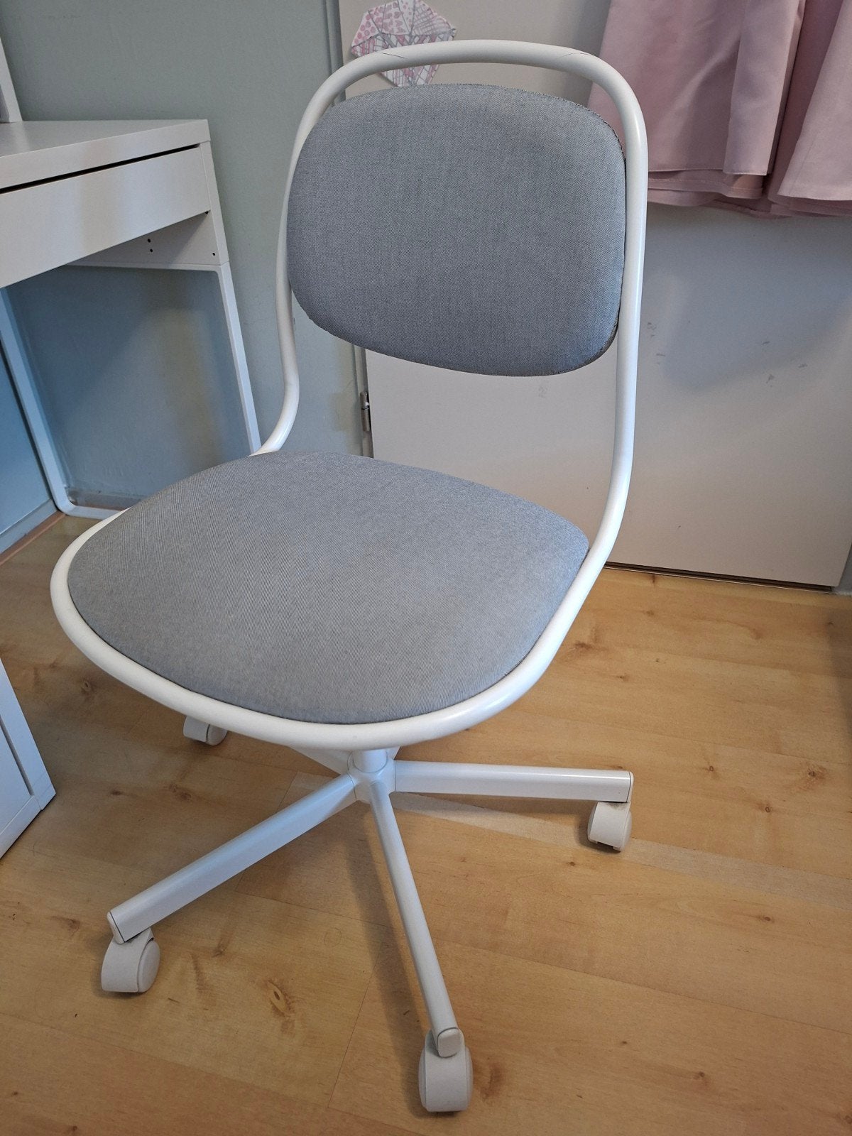 Orfjall IKEA bureaustoel, wit met grijs, Huis en Inrichting, Bureaustoelen, Ophalen, Gebruikt, Wit, Bureaustoel