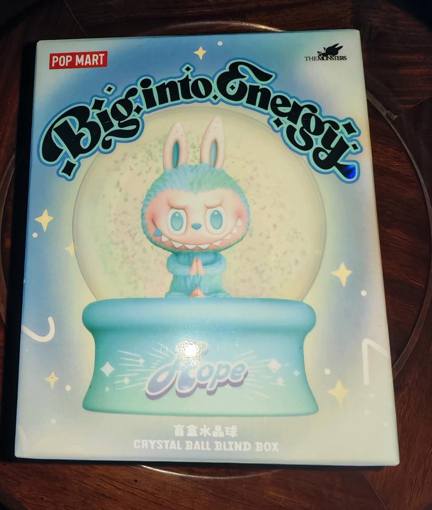 Origineel Labubu "Big Into Energy" Glitterbol sneeuwbol LED, Ophalen of Verzenden, Nieuw