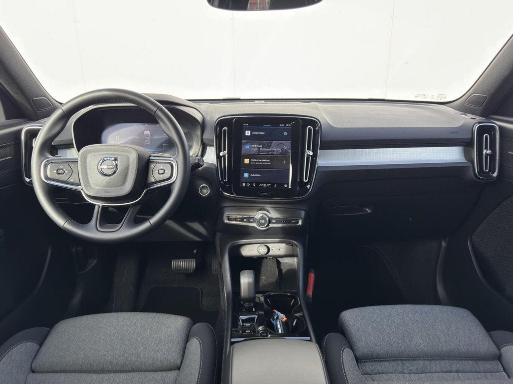 Volvo XC40 B4 Plus Dark | Adaptief Cruis | Trekhaak | Stuur, Automatische klimaatregeling, Gebruikt, Euro 6, 4 cilinders