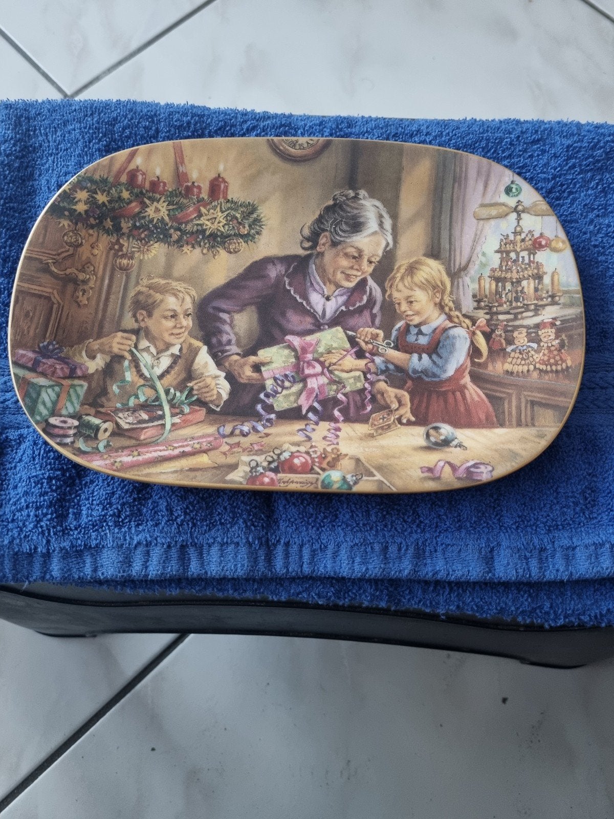 Kerstbord "Beim Päckchenpacken" - Bradex 1997, Antiek en Kunst, Ophalen of Verzenden