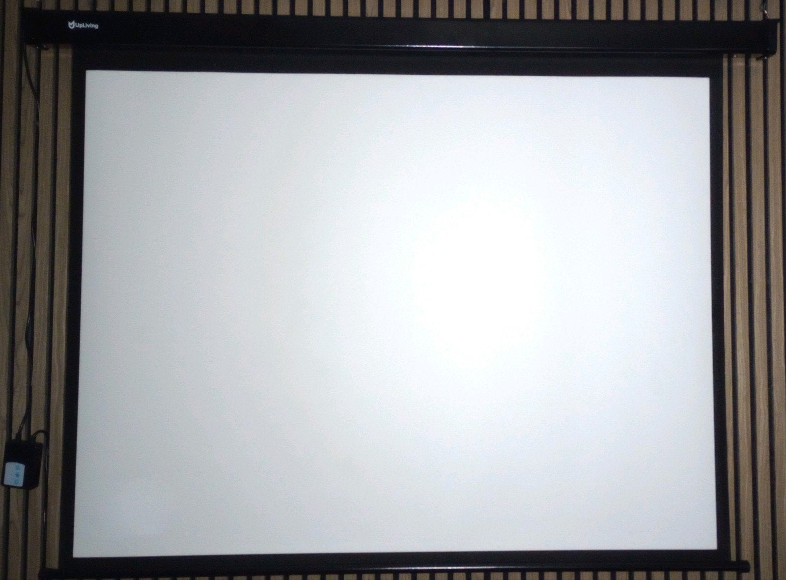 Projectiescherm 72 inch: 140*105 cm, Ophalen, Elektrisch, Gebruikt