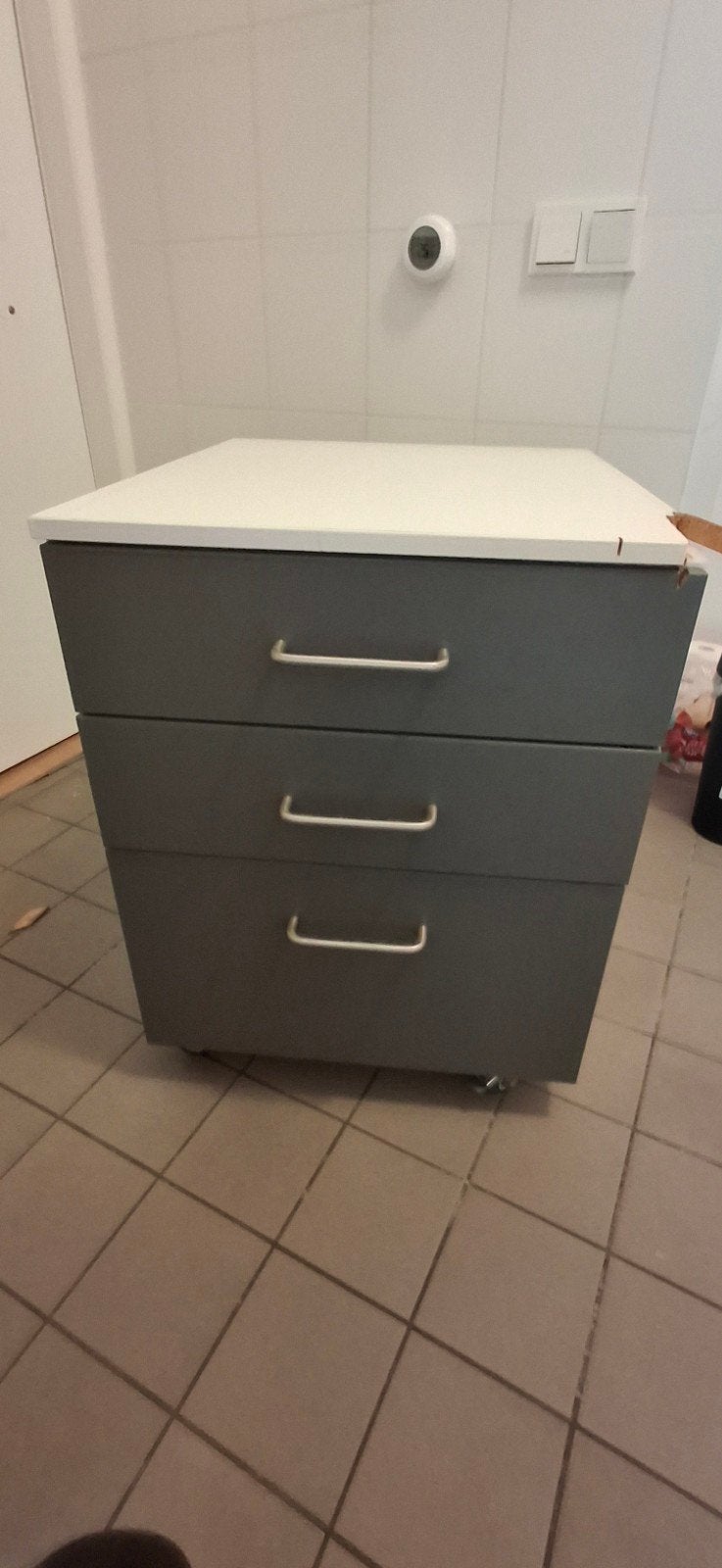 Ladekast gratis, Gebruikt, 3 of 4 laden, Minder dan 100 cm, 25 tot 50 cm