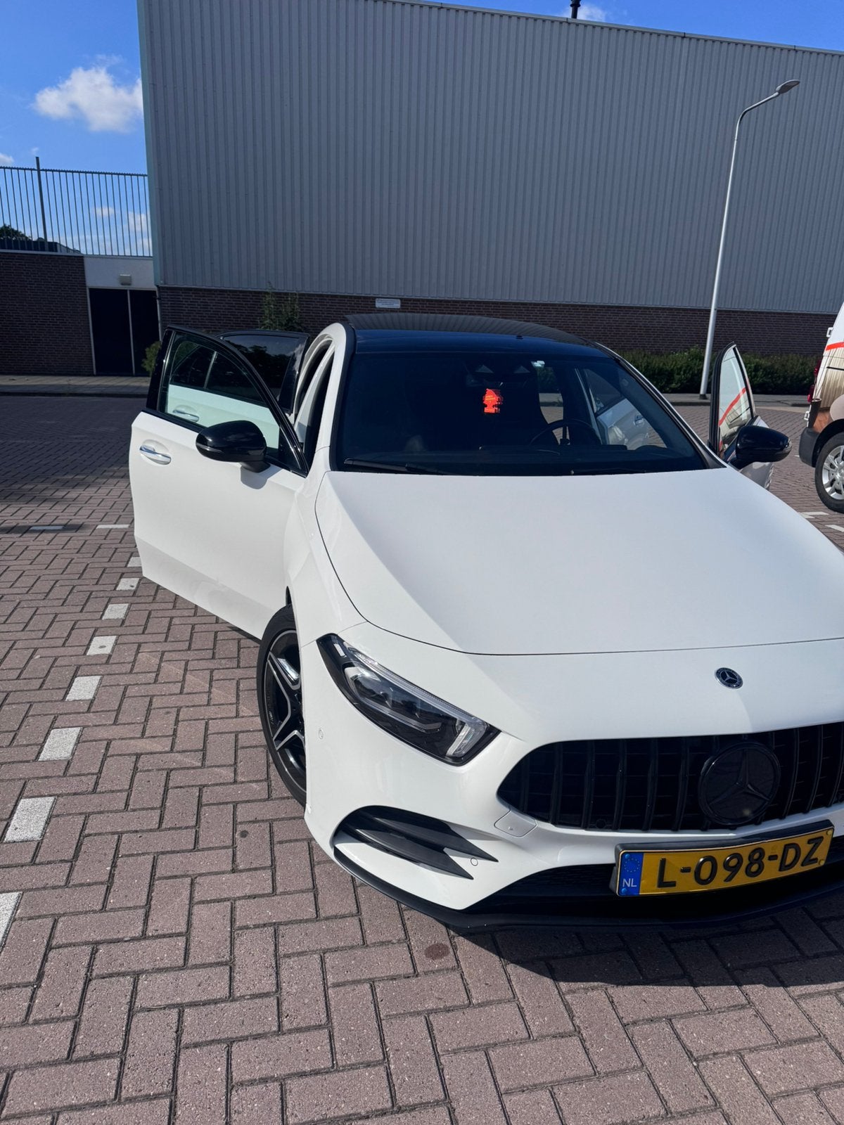 Mercedes-Benz A-Klasse A 180 136pk 7G-DCT 2021 wit, 136 pk, 4 cilinders, Wit, Origineel Nederlands