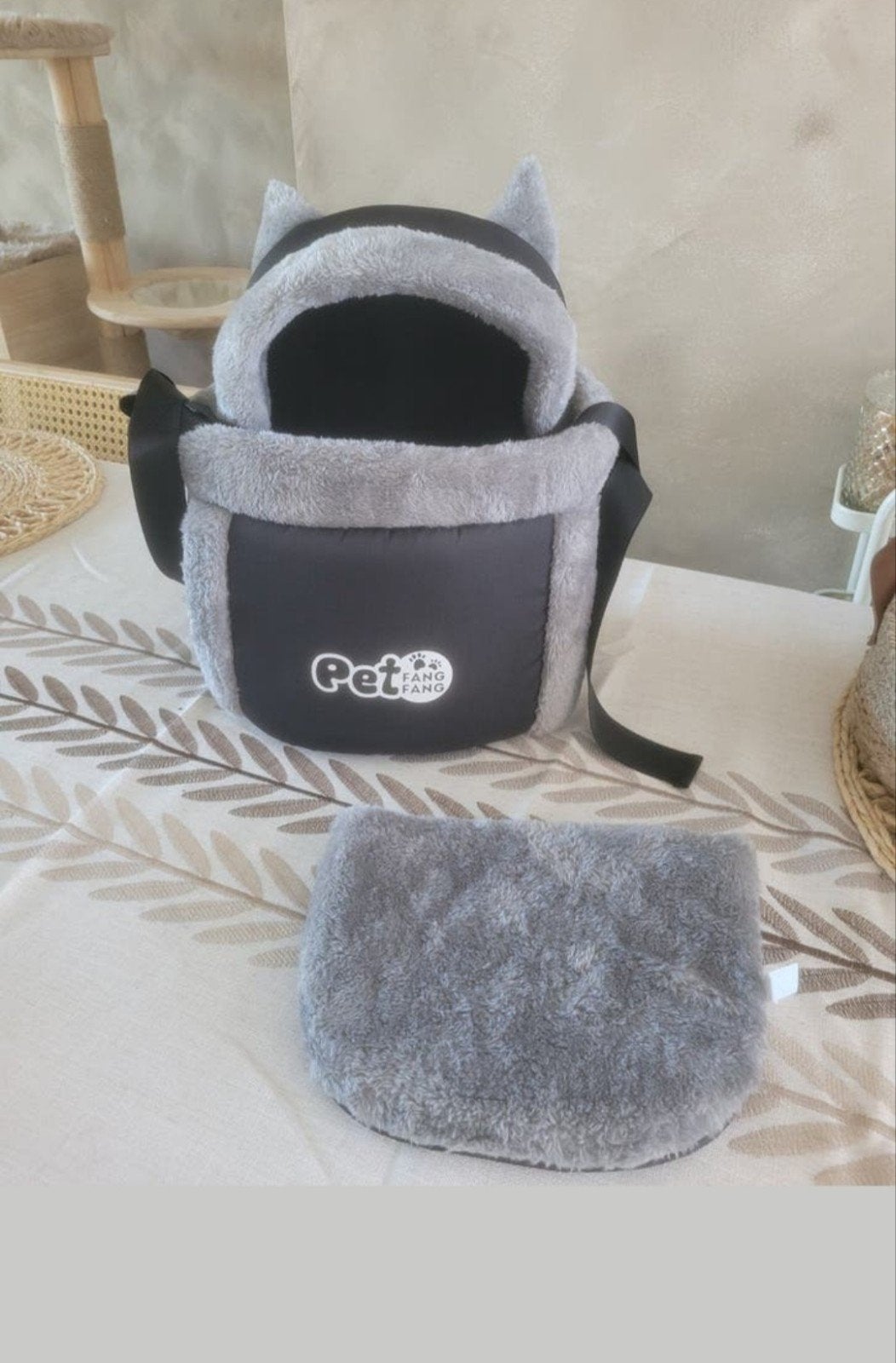 New Pet Carrier Backpack, Ophalen