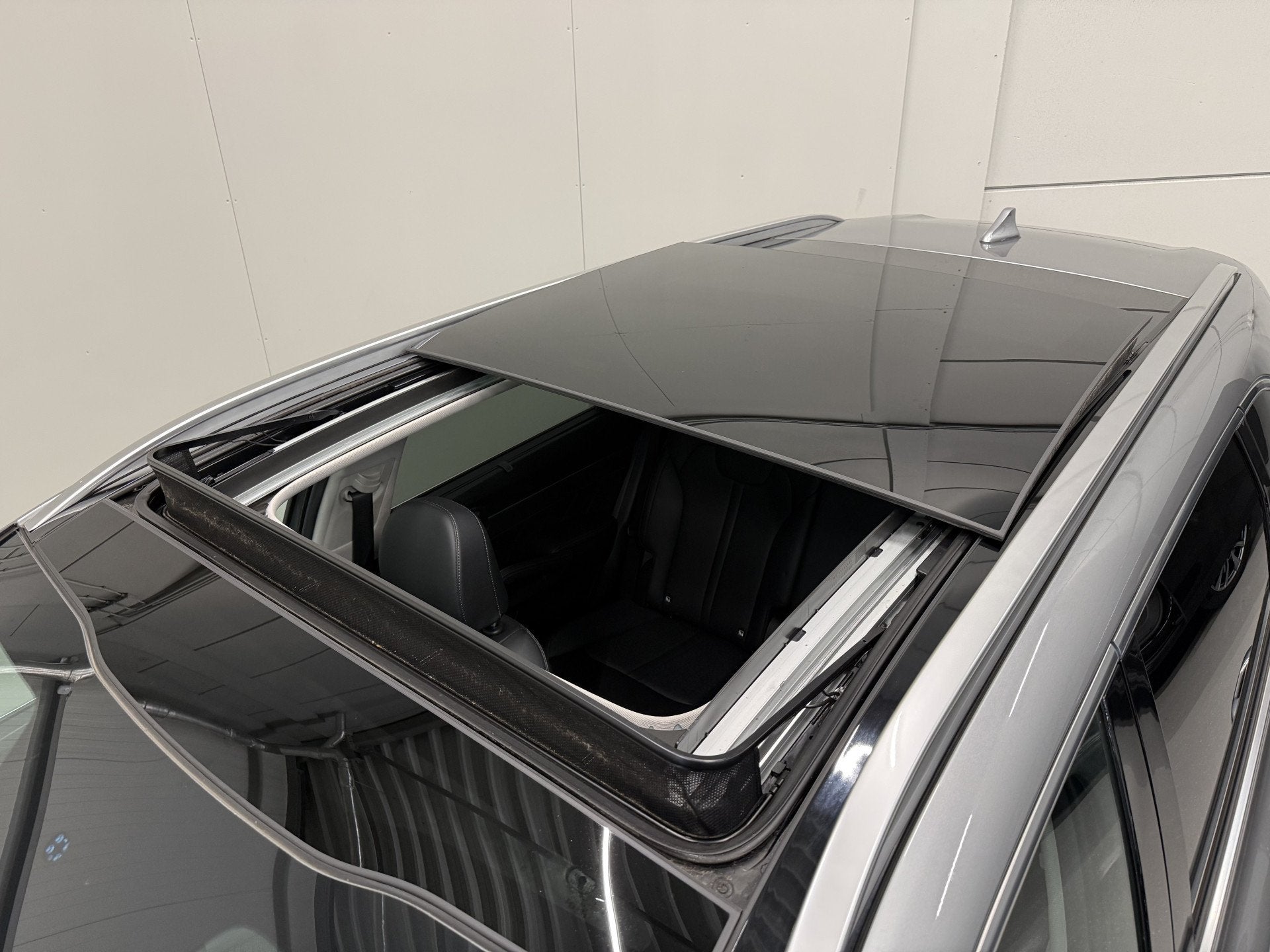 Kia Sorento 1.6 T-GDI Plug-in Hybrid 4WD ExecutiveLine 46DKM, Auto's, Dealer onderhouden, Gebruikt, Zwart, 4 cilinders