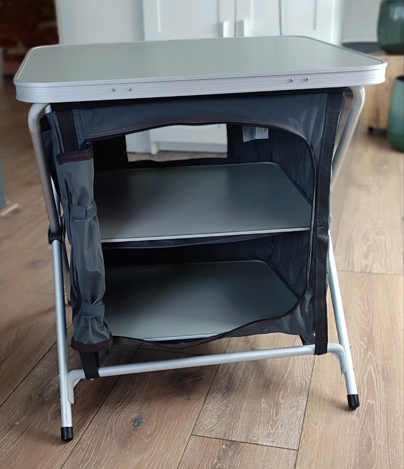 Handige opvouwbare campingkast Gelert Compact (Aluminium), Ophalen, Zo goed als nieuw, Campingkast