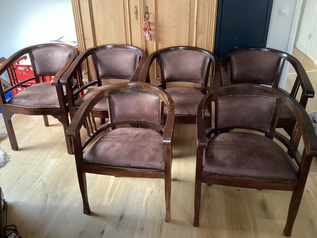 Zes houten stoelen met leren bekleding, Ophalen