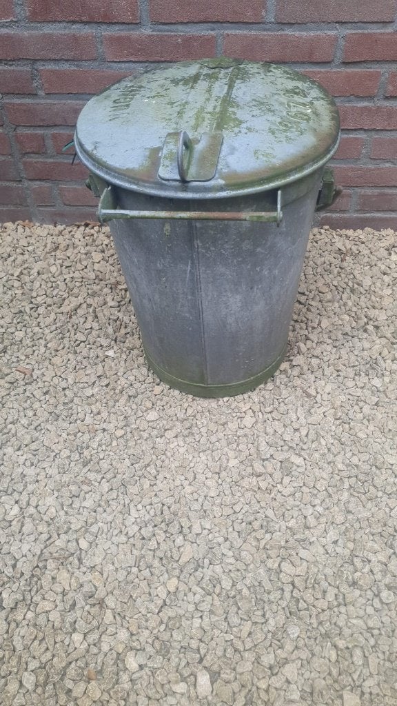 Klassieke vuilnisemmer Vught, Ophalen