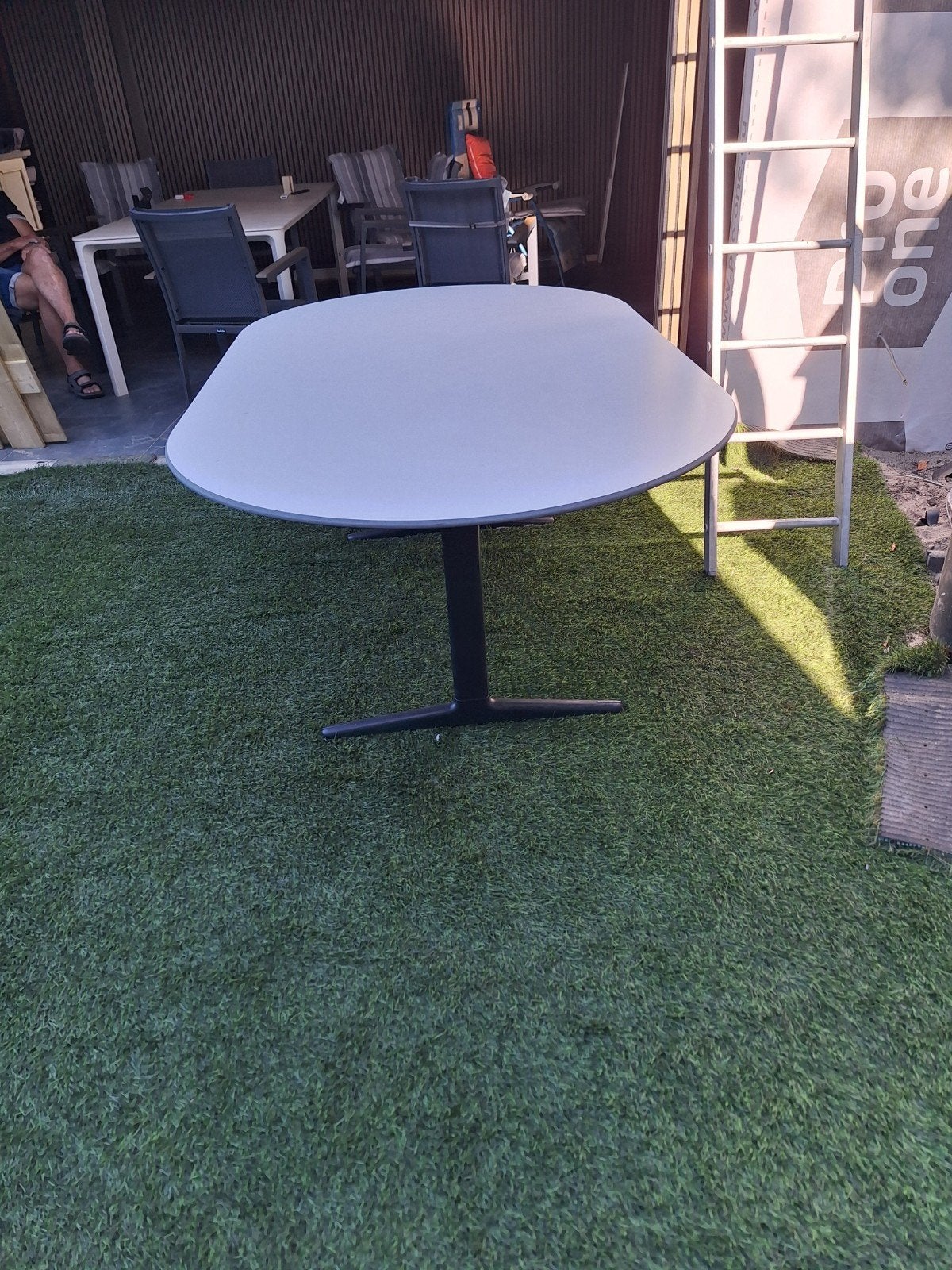 Mooie ovale tuintafel 200x113 cm - weerbestendig, Tuin en Terras, Tuintafels, Ophalen, Gebruikt, Ovaal, Overige materialen