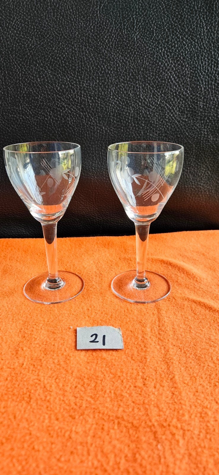 2x Vintage Kristal Wijn / Likeurglas
2x Vintage Kristal Wijn, Verzamelen, Ophalen of Verzenden, Zo goed als nieuw, Overige typen