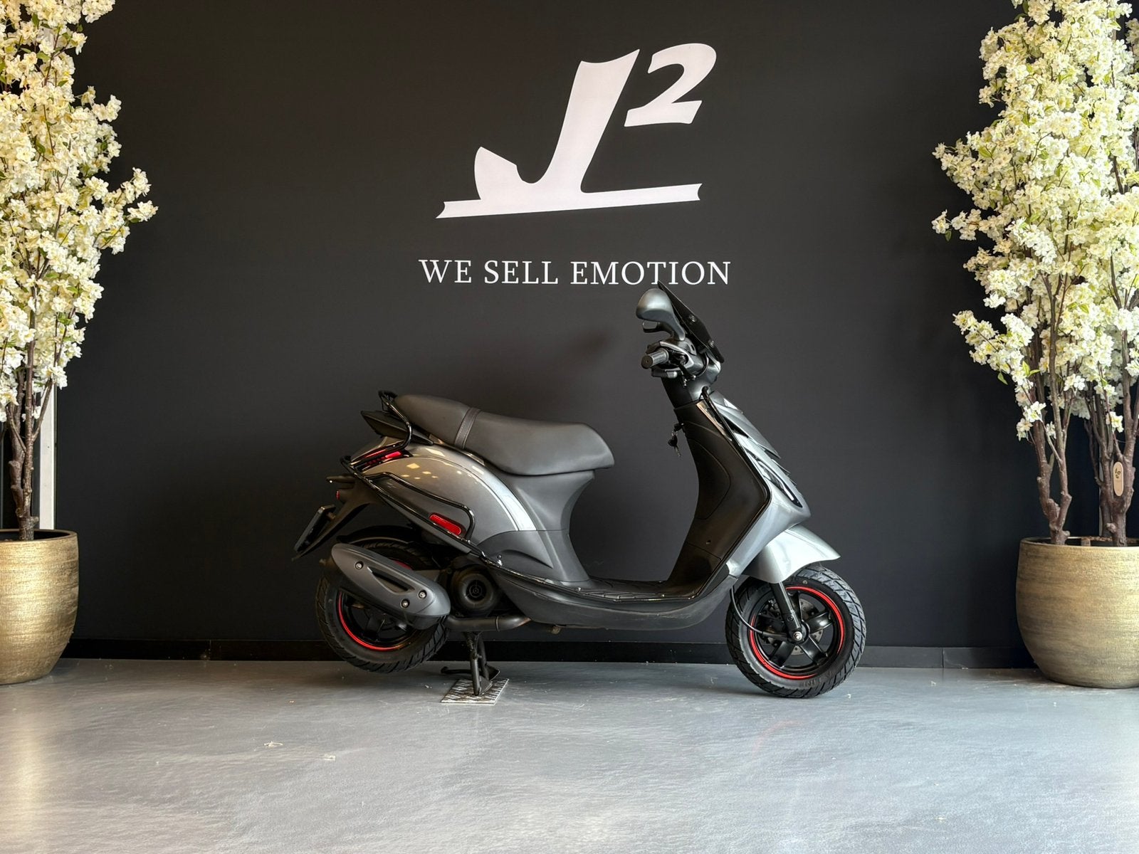 Piaggio Zip | Agaat Grijs | Brom | 2023 | 7312 km | 1 eig, ., Maximaal 45 km/u, Zip, Ophalen of Verzenden