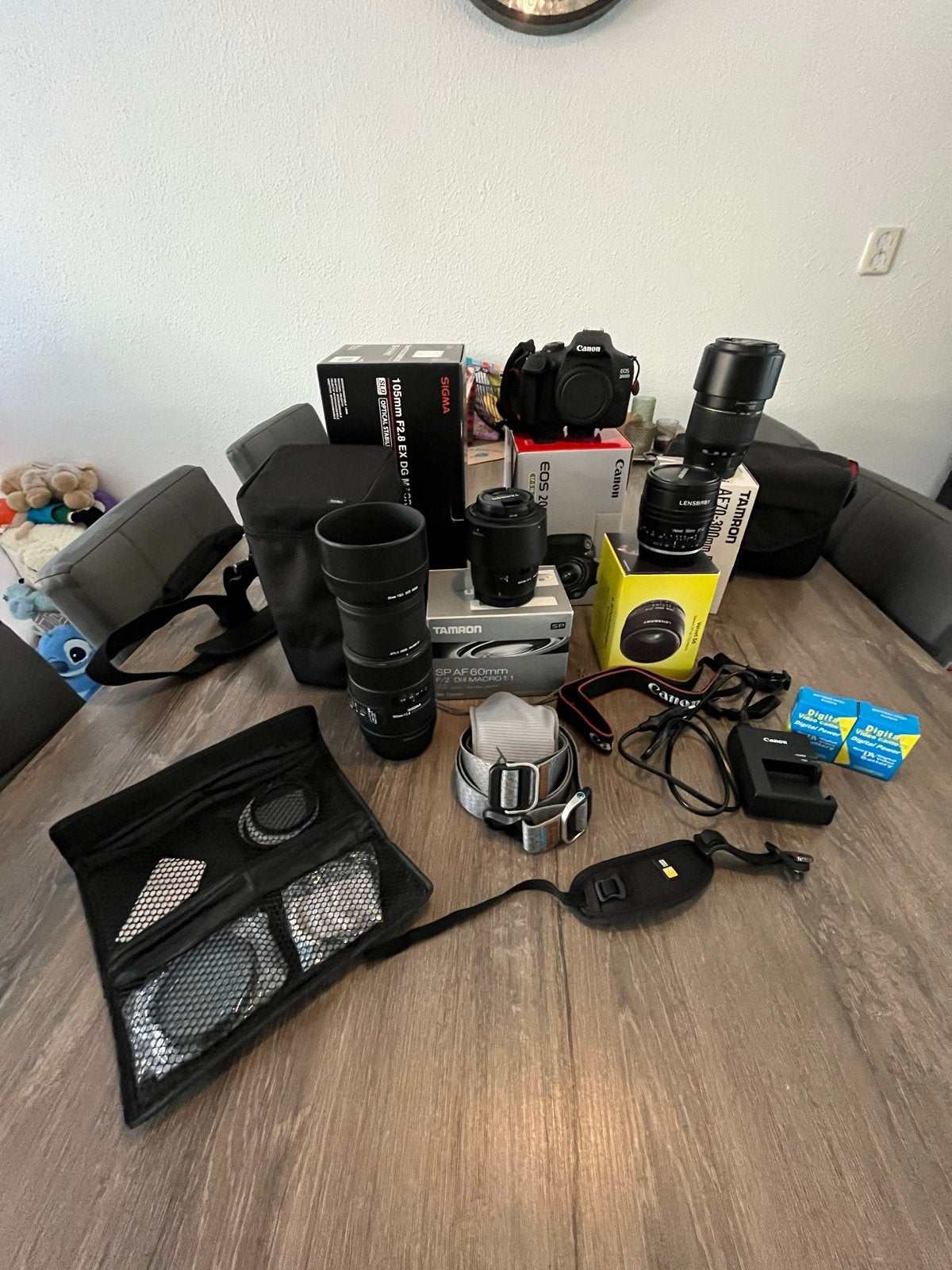 Complete Canon EOS 2000D Cameraset met diverse lenzen, Ophalen of Verzenden, Zo goed als nieuw