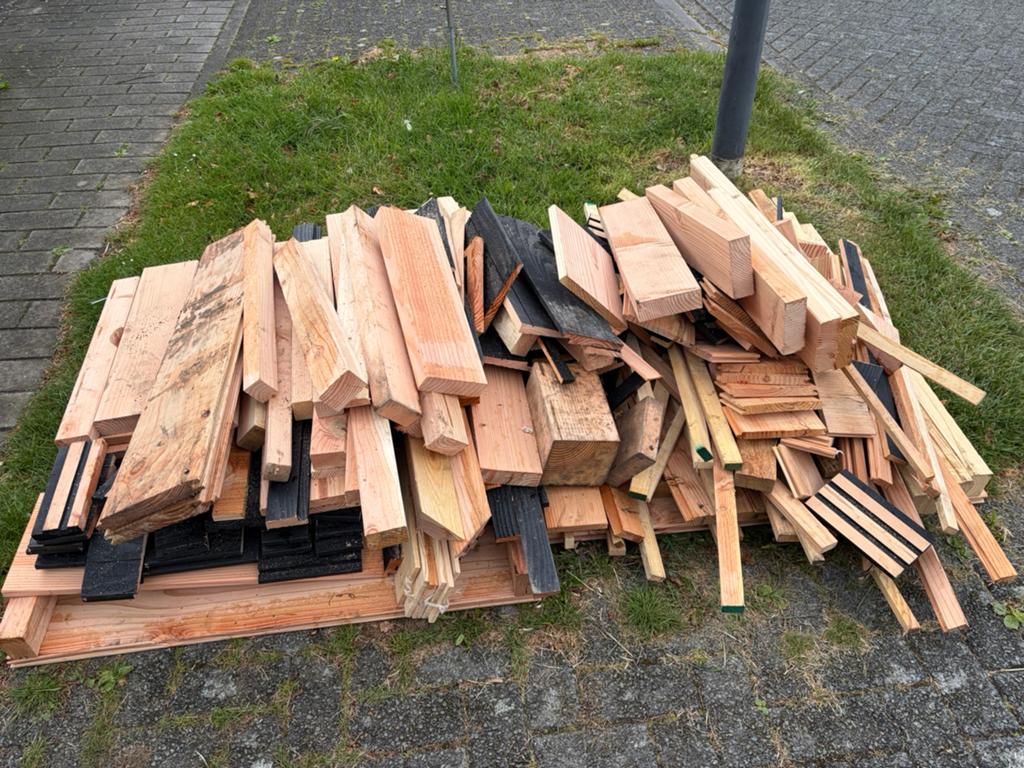 Gratis af te halen in Lelystad. Douglas hout, Doe-het-zelf en Verbouw, Hout en Planken, Ophalen, Zo goed als nieuw, Plank, Minder dan 200 cm