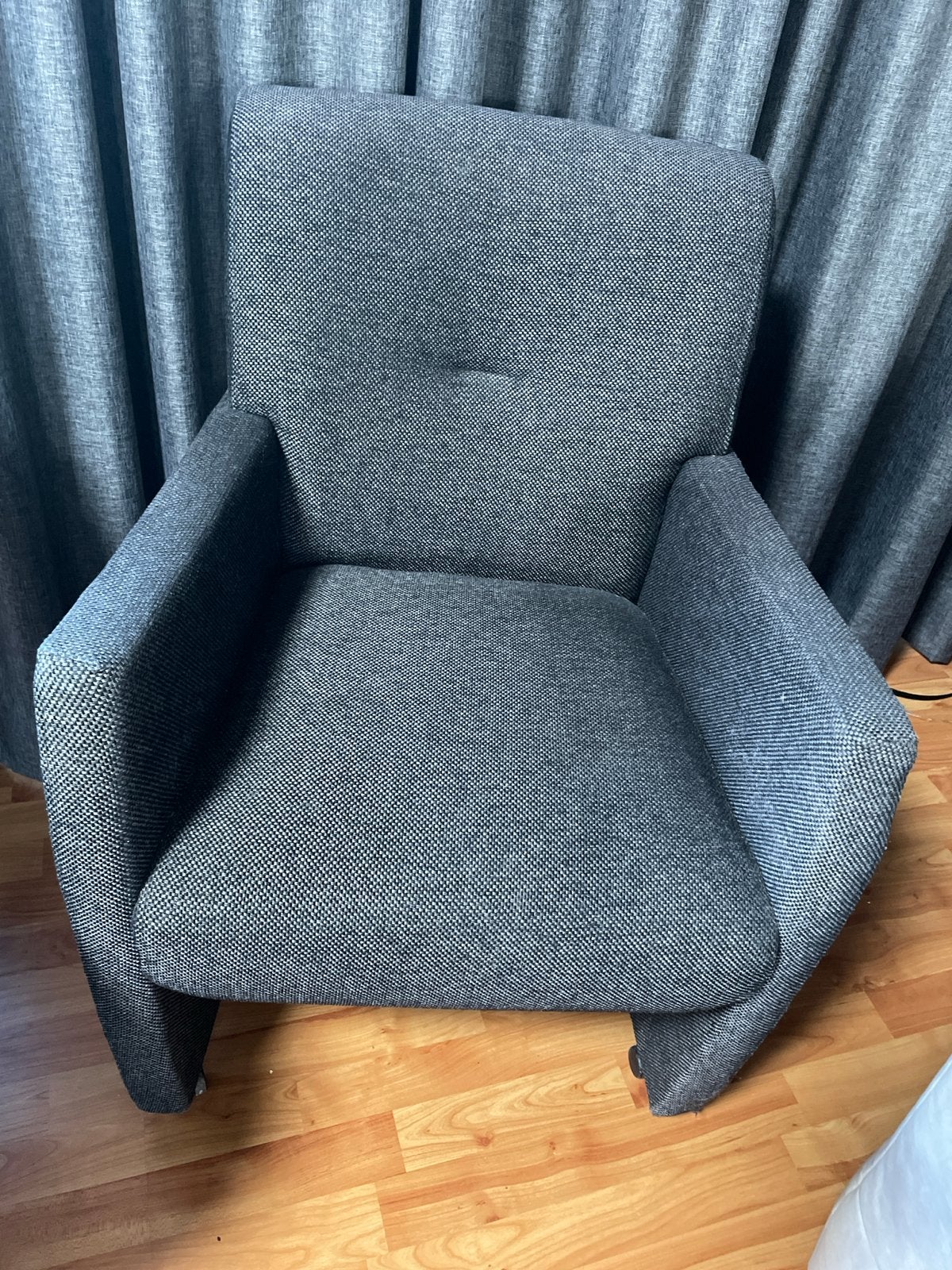 Donkergrijze verrijdbare stoelen (2 stuks), Ophalen, Gebruikt, Twee, Stof