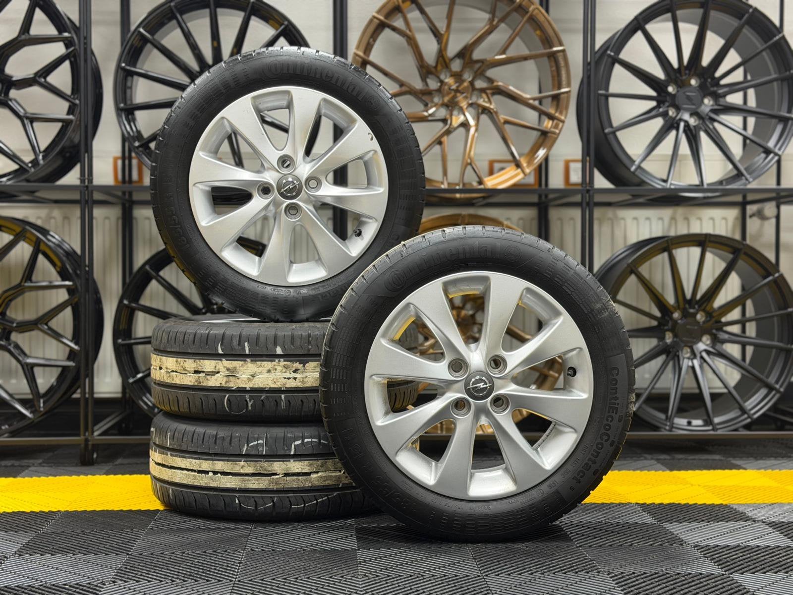 15 Inch 4x100 Gebruikte set Opel ADAM CORSA D E etc, Auto-onderdelen, Banden en Velgen, Banden en Velgen, Zomerbanden, 15 inch