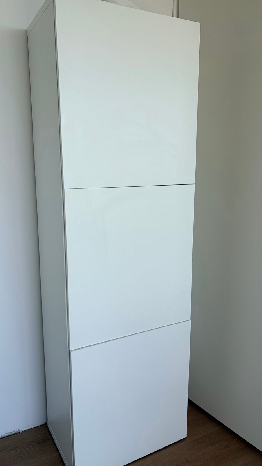 IKEA Besta kast met 5 planken en 3 fronten, Ophalen, Zo goed als nieuw