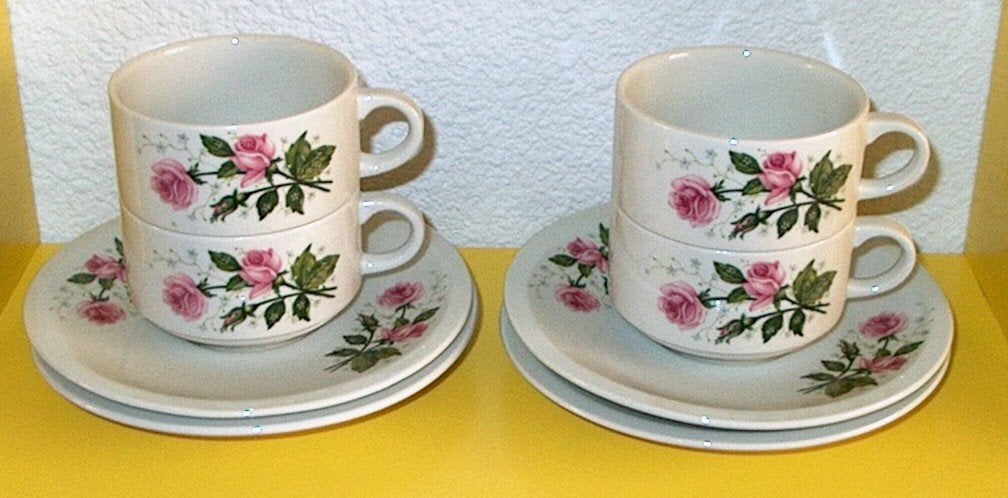 kop en schotels Villeroy & Boch roosjes, Ophalen, Zo goed als nieuw, Overige stijlen, Kop(pen) en/of Schotel(s)