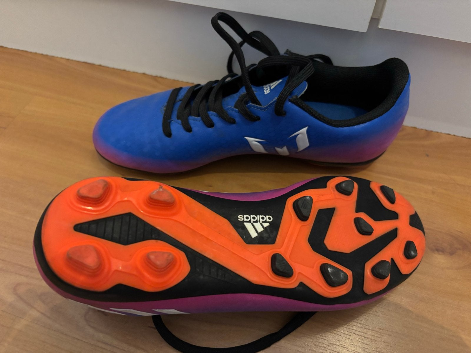 Adidas voetbalschoenen - Maat 37 1/3, Maat XS of kleiner, Ophalen, Gebruikt, Schoenen