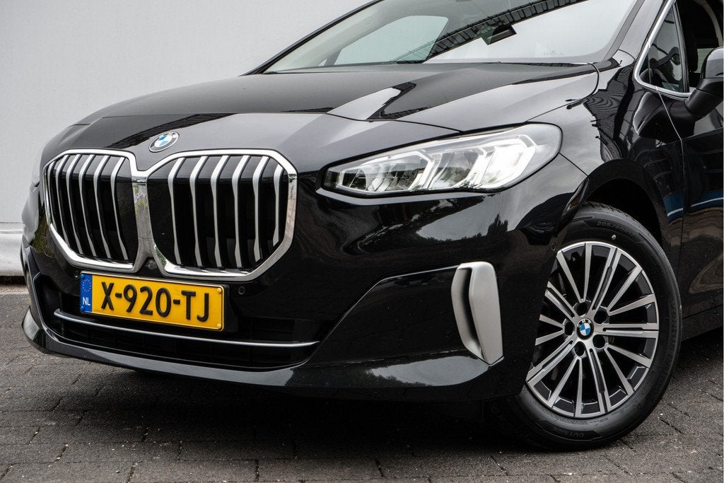 BMW 2 Serie Active Tourer 218i 136pk Aut. Luxury line Trekha, Auto's, BMW, 136 pk, Gebruikt, Met garantie (alle), 1445 kg